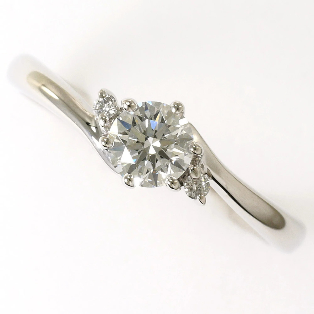 PT900 Platinum Ring with Diamonds: 0.335ct and 0.02ct (SI1 clarity), Total We...